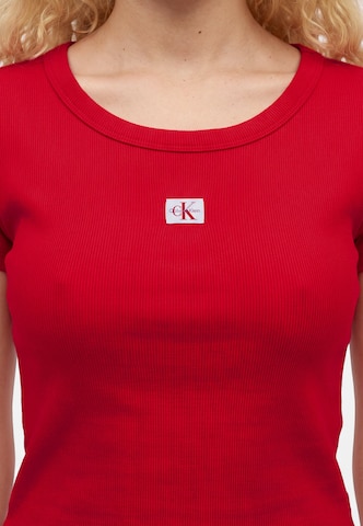 Calvin Klein Jeans Μπλουζάκι σε κόκκινο: μπροστά