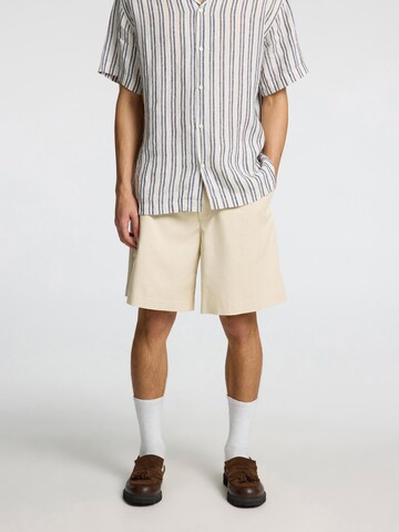 SELECTED HOMME Loose fit Trousers in Beige: front