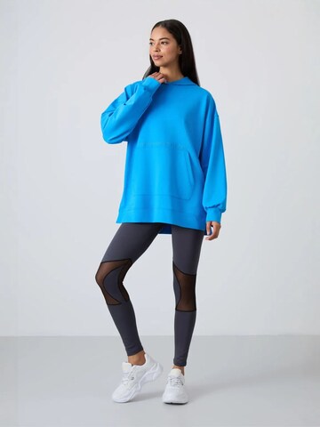 Tommy Life Sweatshirt in Blue