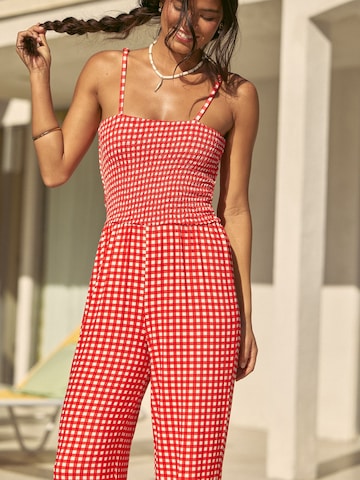 Friends Like These Jumpsuit in Rood