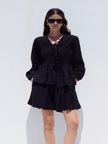 MANUKA Blouse in Black