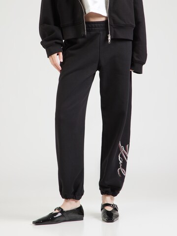 Tapered Pantaloni de la Karl Lagerfeld pe negru: față