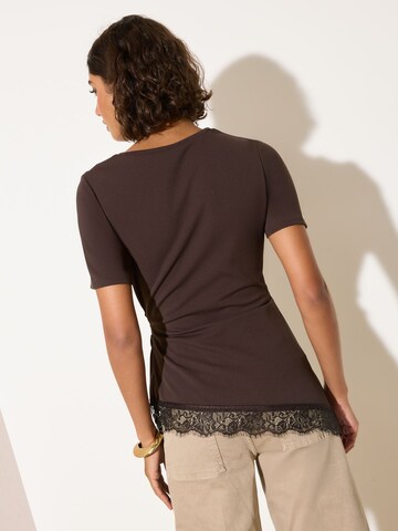 Friends Like These Blouse in Bruin