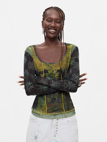 Tricou de la Desigual pe verde: față