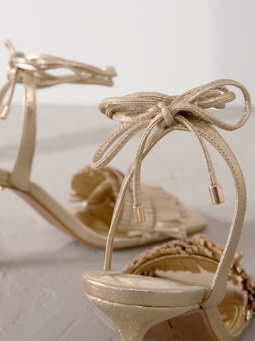 Sandalo di Next in oro