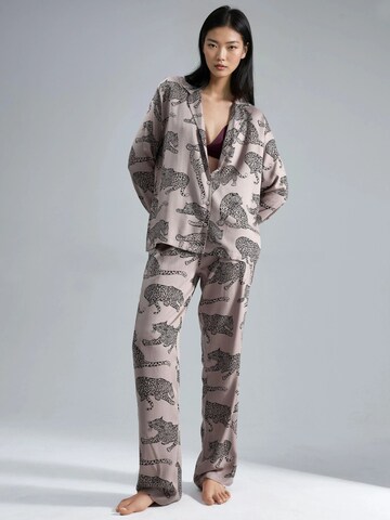 Pigiama di Hiccup in beige: frontale