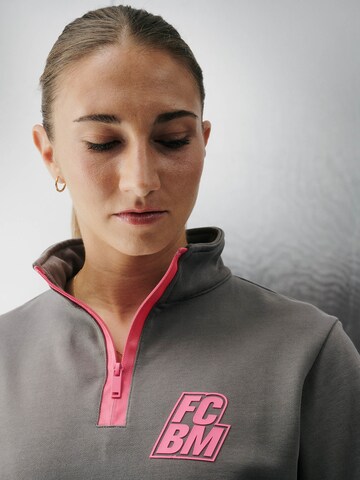 FCBM Sweatshirt 'Ava' in Grau