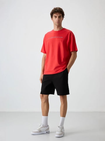 Tommy Life Shirt in Red