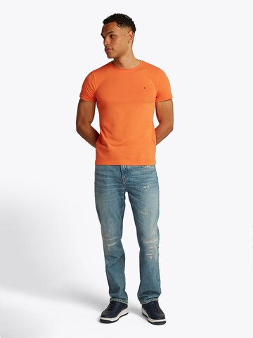 TOMMY HILFIGER Slim fit Koszulka w kolorze pomarańczowy