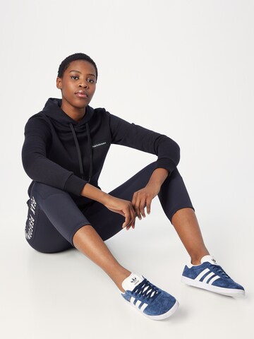 PEAK PERFORMANCE Sportief sweatshirt in Zwart