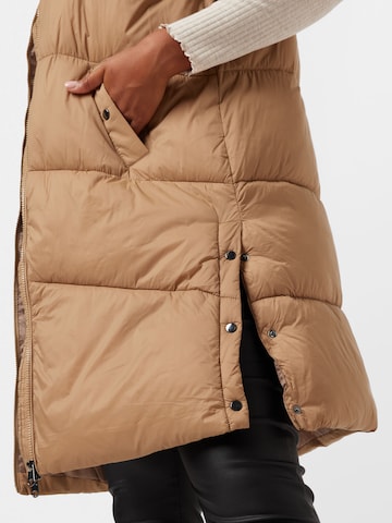 Vero Moda Curve Vest 'Uppsala' in Brown