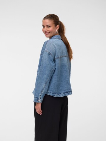 VERO MODA Prehodna jakna 'VMJAMIE' | modra barva