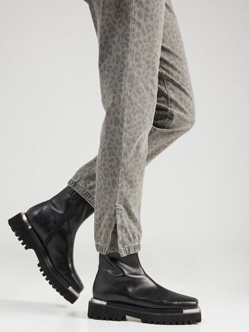 Marks & Spencer Tapered Broek in Grijs