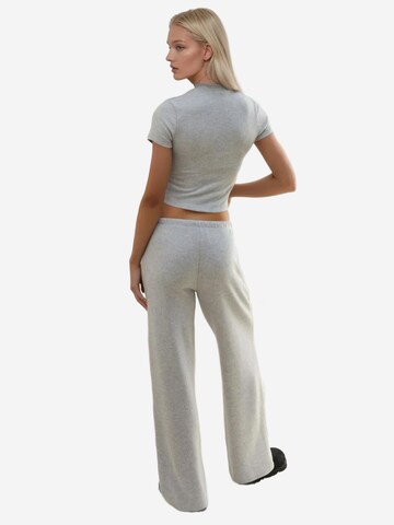 Hiccup - Perna larga Calças em cinzento