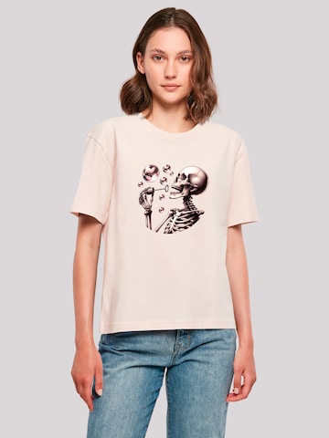 T-shirt 'Cute Goth Skeleton Blowing Heart Shaped Bubbles' F4NT4STIC en rose : devant