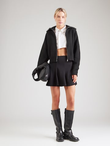 Gonna 'Sharon' di ABOUT YOU in nero