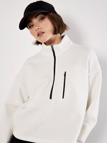 Pullover ' ' di Apricot in bianco