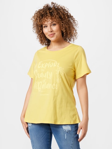 Vero Moda Curve - Camiseta 'SIMONE' en amarillo: frente