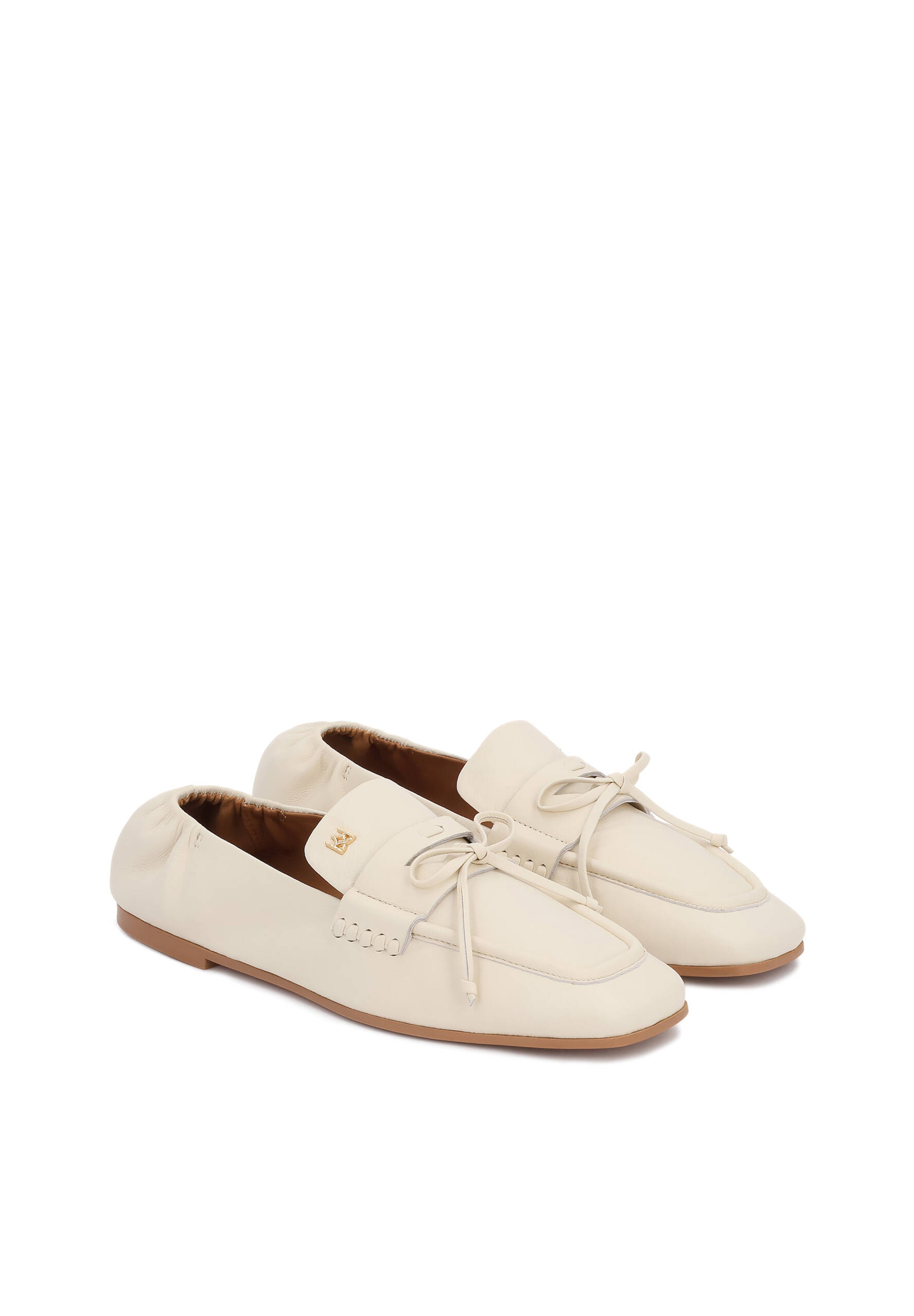 Chaussure basse Kazar en blanc