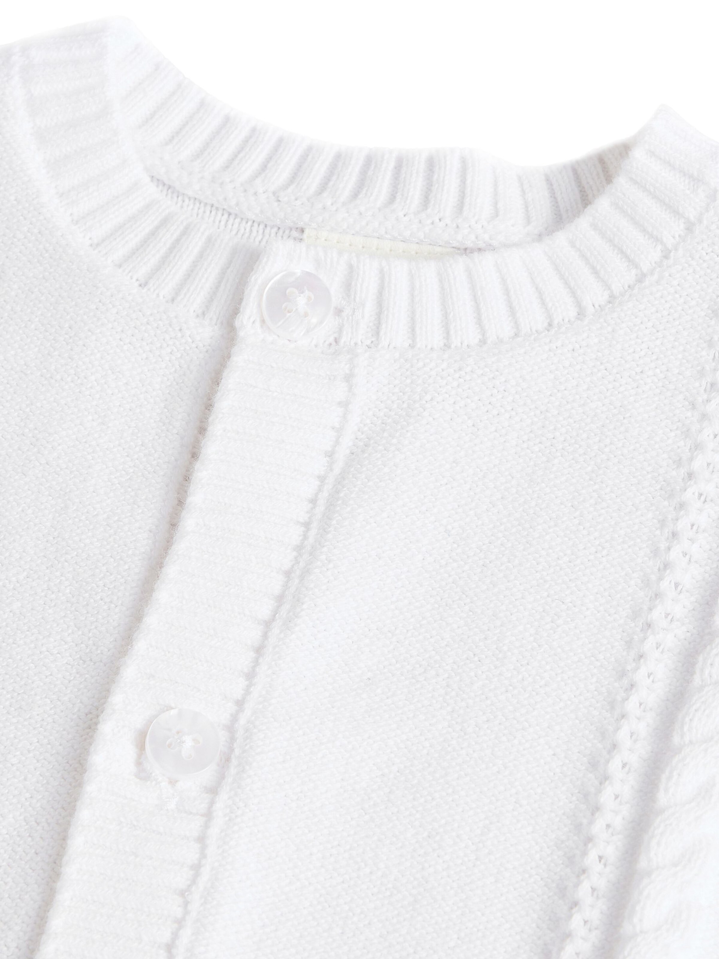 Next Neuletakki värissä valkoinen