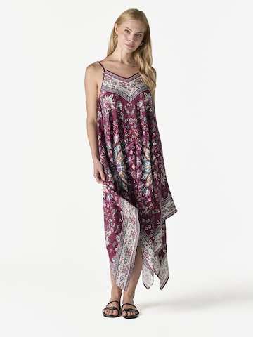 KOROSHI Mekko värissä punainen