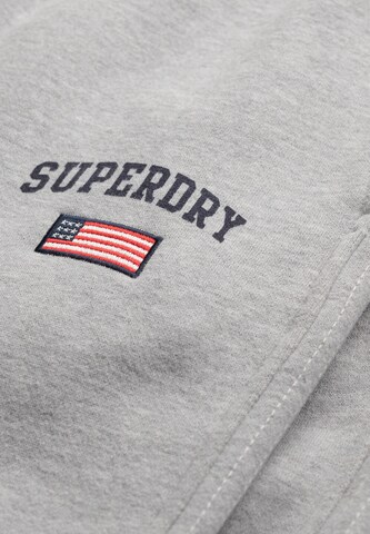 Effilé Pantalon 'Athletic Essential' Superdry en gris