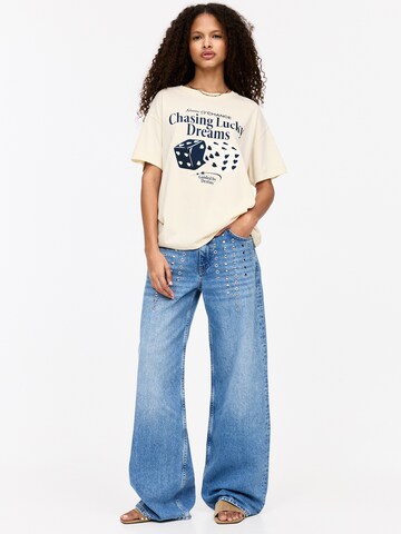 Pull&Bear Тениска в бежово: отпред