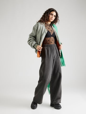 BDG Urban Outfitters Prehodna jakna | zelena barva