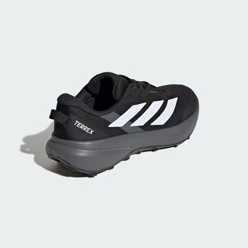 Chaussure de course 'Tracefinder Plus' ADIDAS TERREX en noir