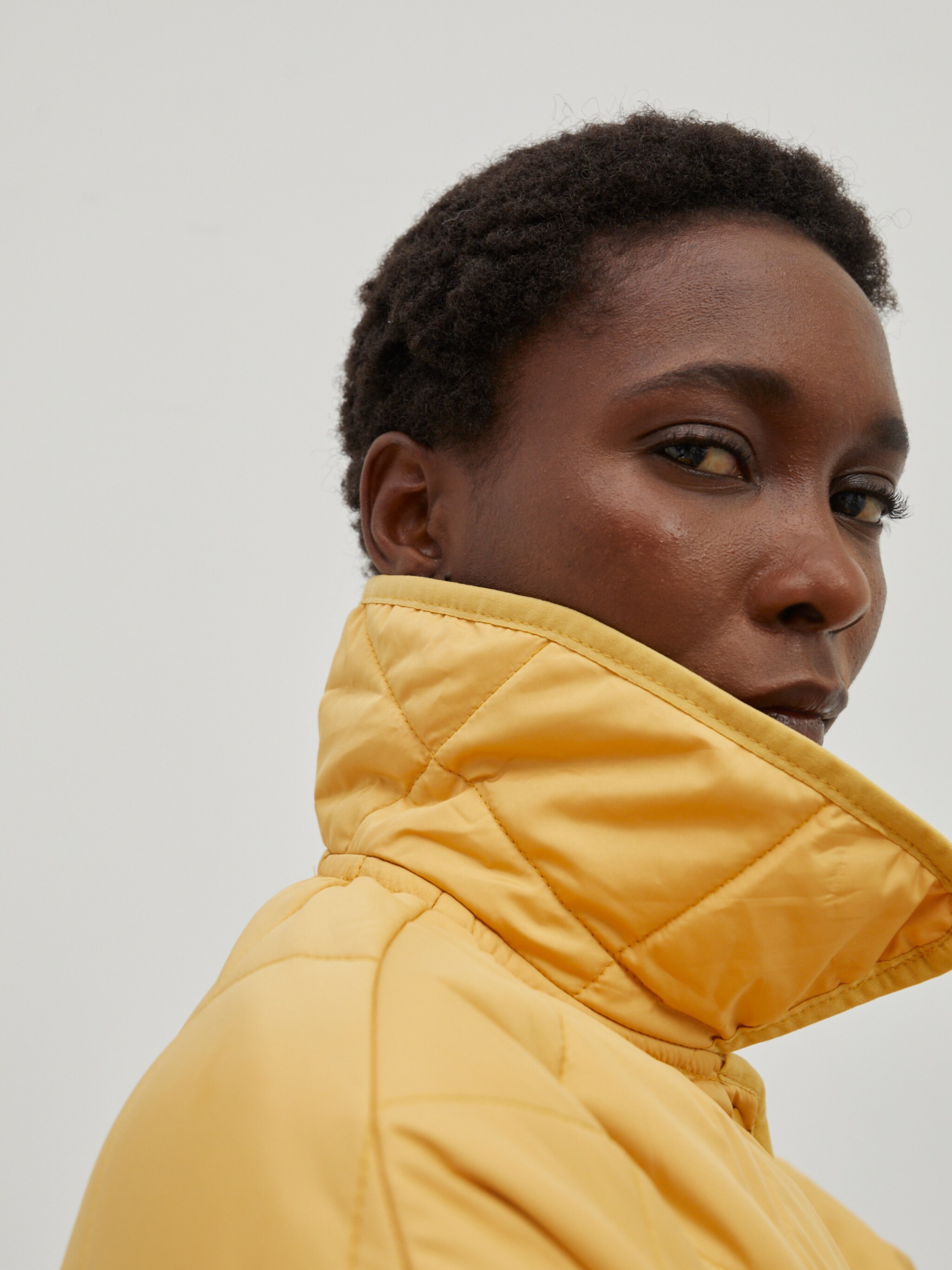 EDITED Produits Manteau mi-saison 'Mallory' jaune d'or