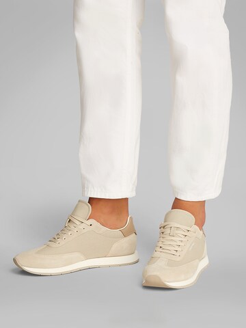Calvin Klein Sneaker in Grau