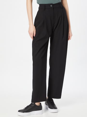 WEEKDAY Loose fit Pleat-Front Pants 'Terra' in Black: front