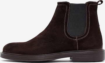 Derimod Chelsea-bootsit värissä ruskea: etupuoli