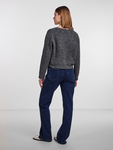 Pull-over 'SPIRA' PIECES en gris