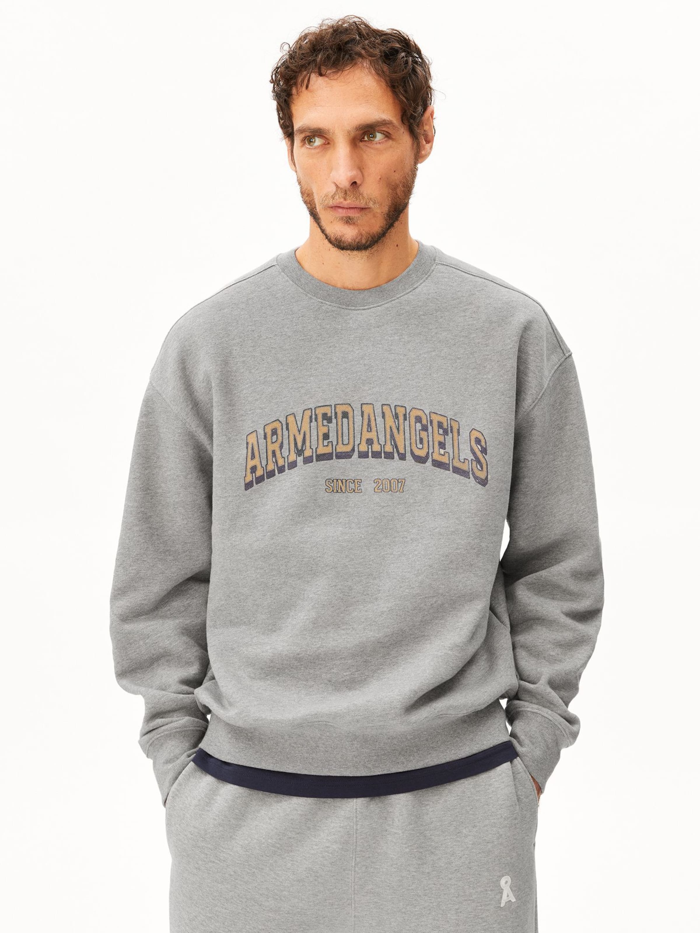 ARMEDANGELS Sweatshirt in Grijs: voorkant