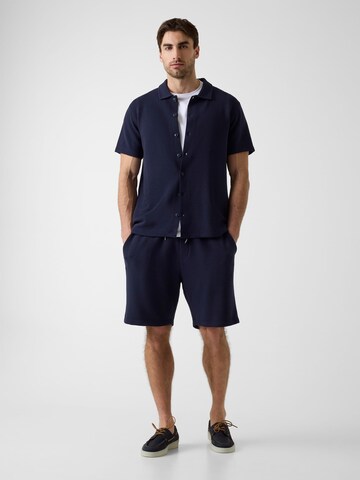 GUESS Comfort fit Button Up Shirt in Blue