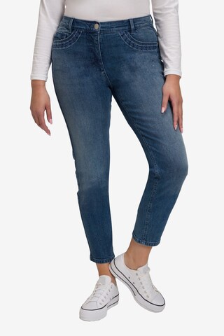 Ulla Popken Slimfit Jeans in Blauw: voorkant