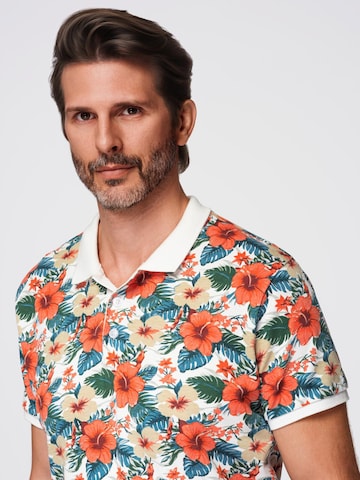 Tricou de la Ombre pe alb