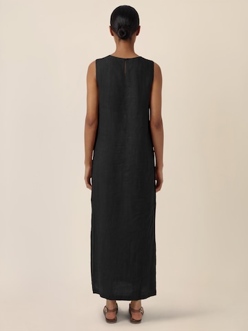 APART Kleid in Schwarz