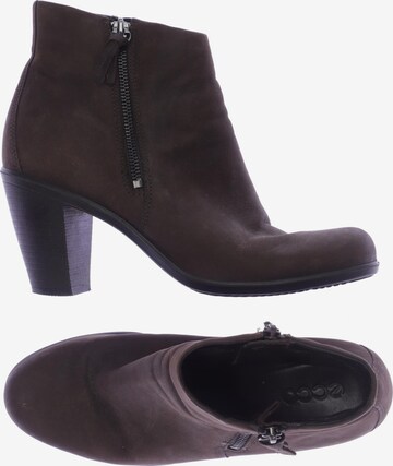 ECCO Dress Boots in 39 in Brown: front