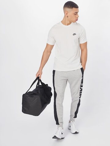 Nike Sportswear Regular fit Μπλουζάκι 'Club' σε μπεζ