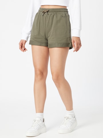 Pepe Jeans Shorts 'AINA' in Grün: front