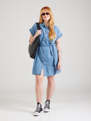 Vero Moda Curve Košilové šaty 'VMCNotus' – modrá