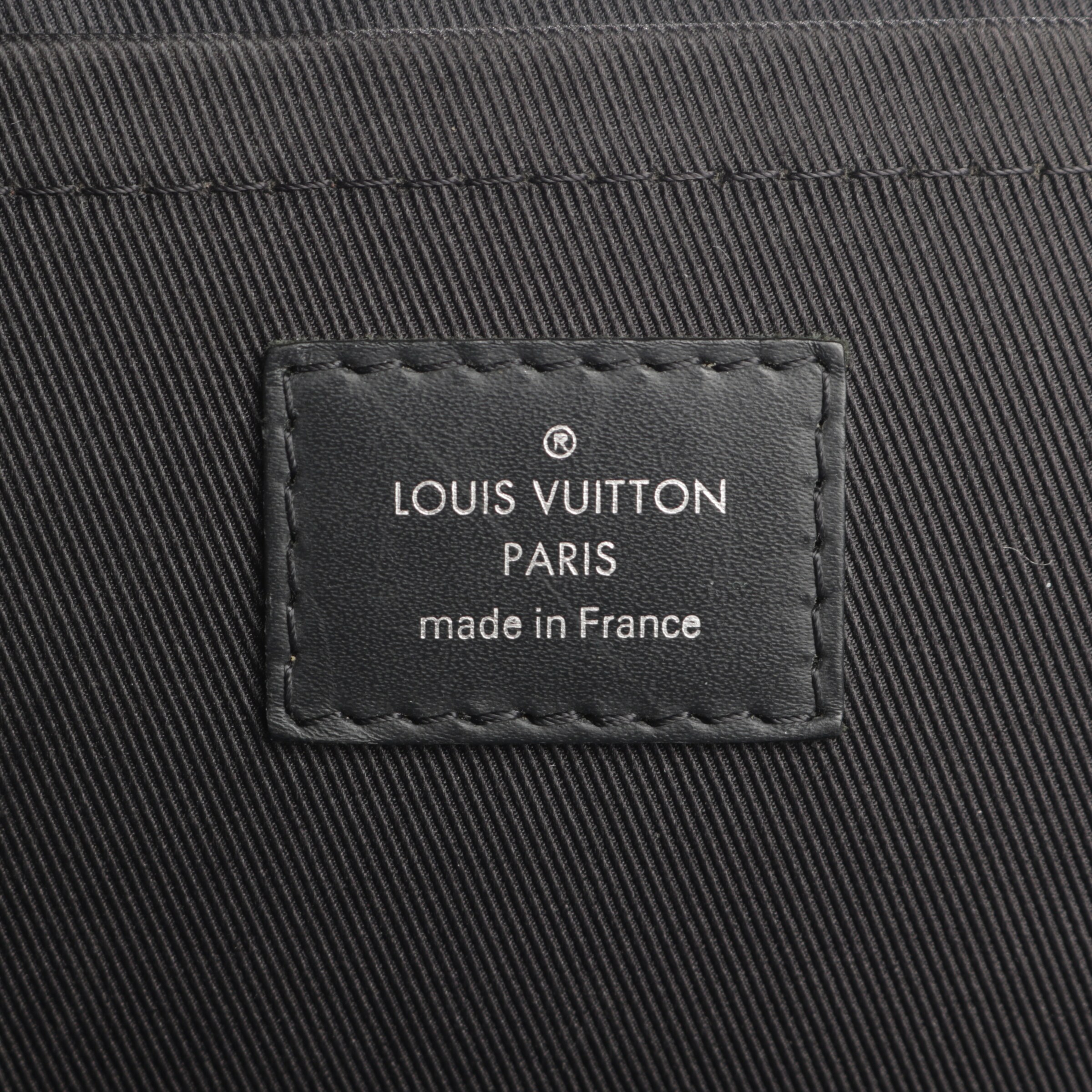 Louis Vuitton Bag in One size in Grey