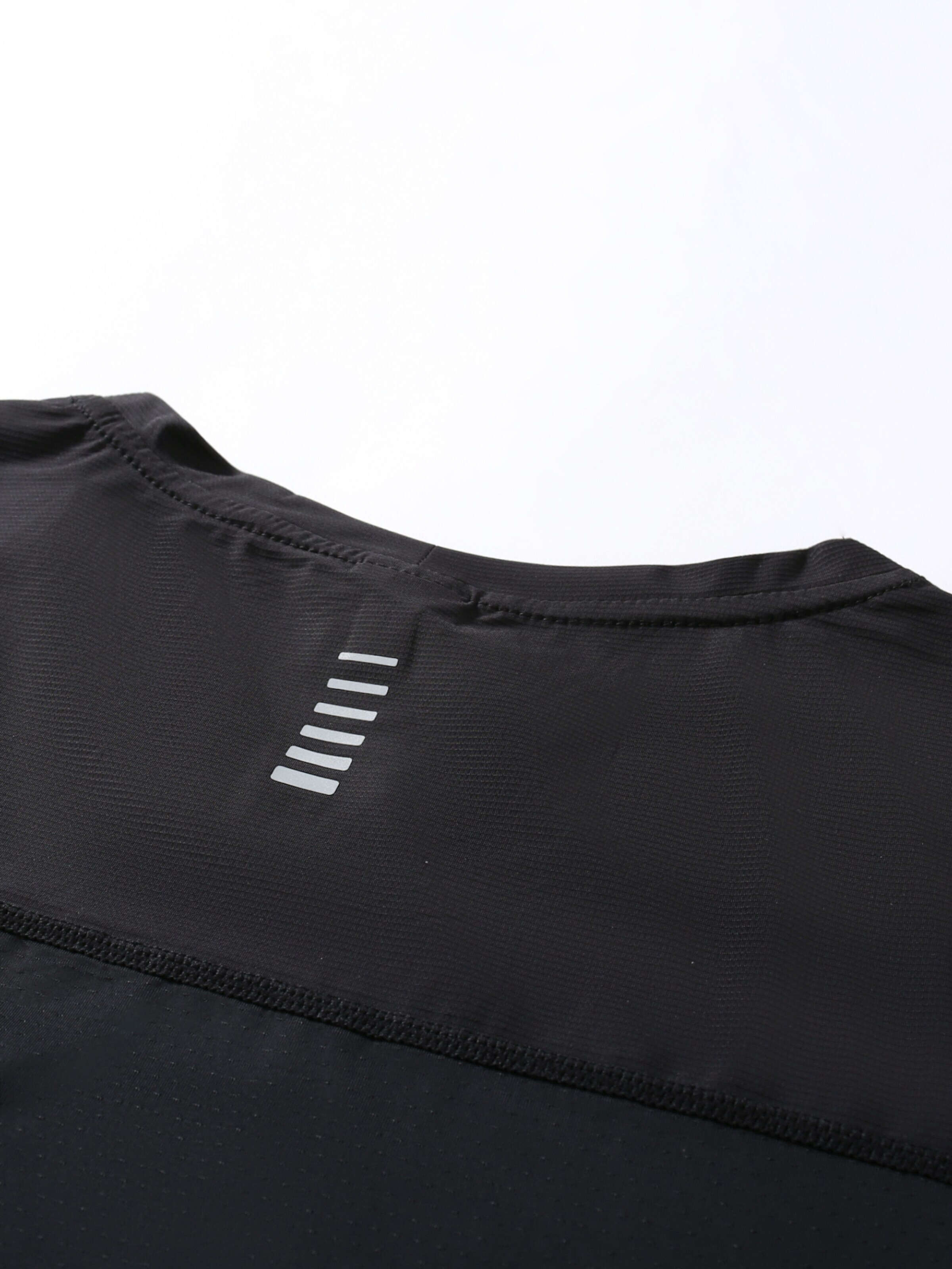 YOUTHUP Performance Shirt 'Lichtschein' in Black
