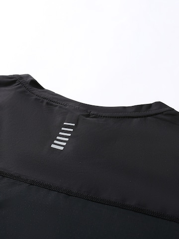 YOUTHUP Performance Shirt 'Lichtschein' in Black