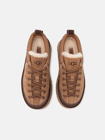 Scarpa stringata 'Heritage' di UGG in marrone