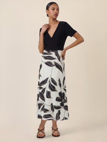 APART Kleid in Schwarz