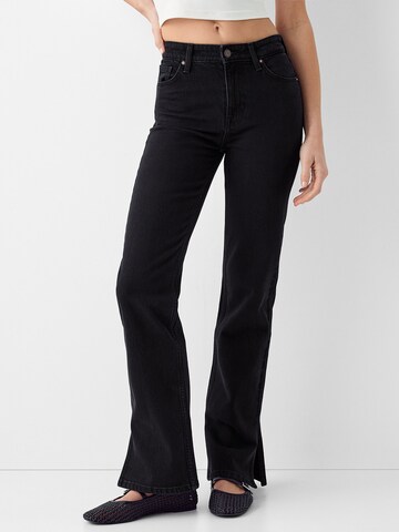 Bershka Regular Jeans in Black: front