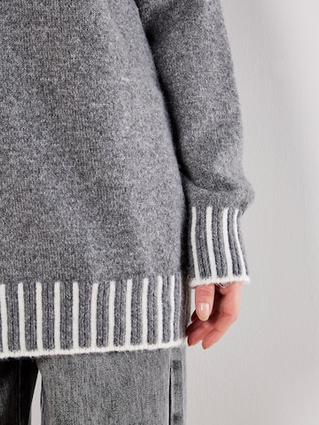 Apricot Sweater in Grey